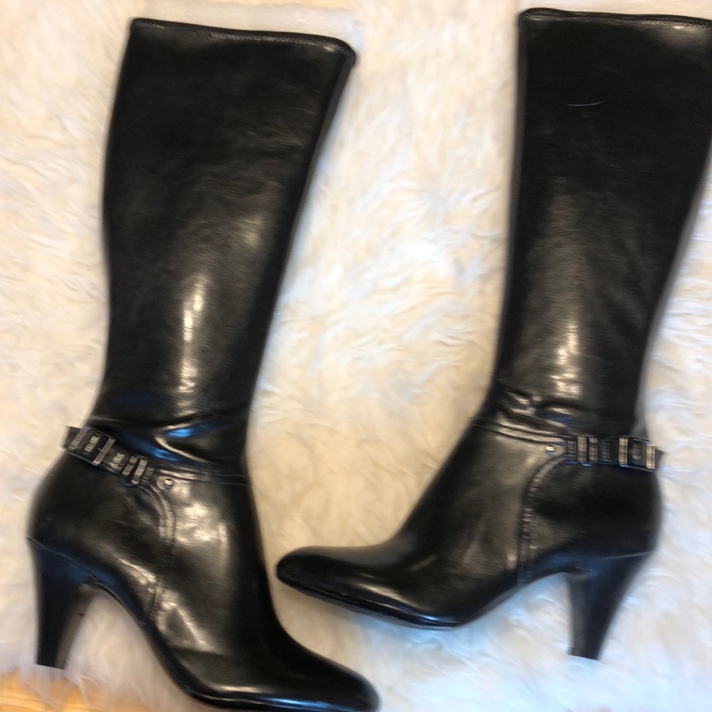 Naturalized Women’s Brittany Boot. Black Size 8